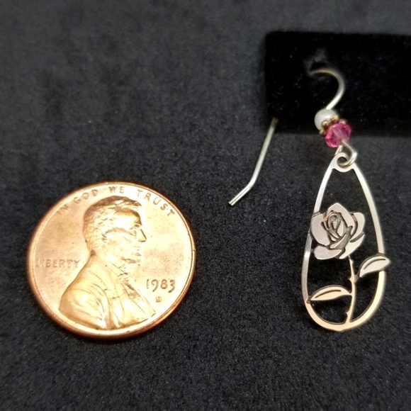 Beautiful silver rose earrings 🌹 - Picture 6 of 6